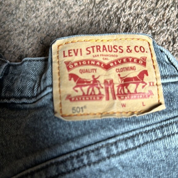 Levi Jean shorts 501’s - Picture 5 of 6